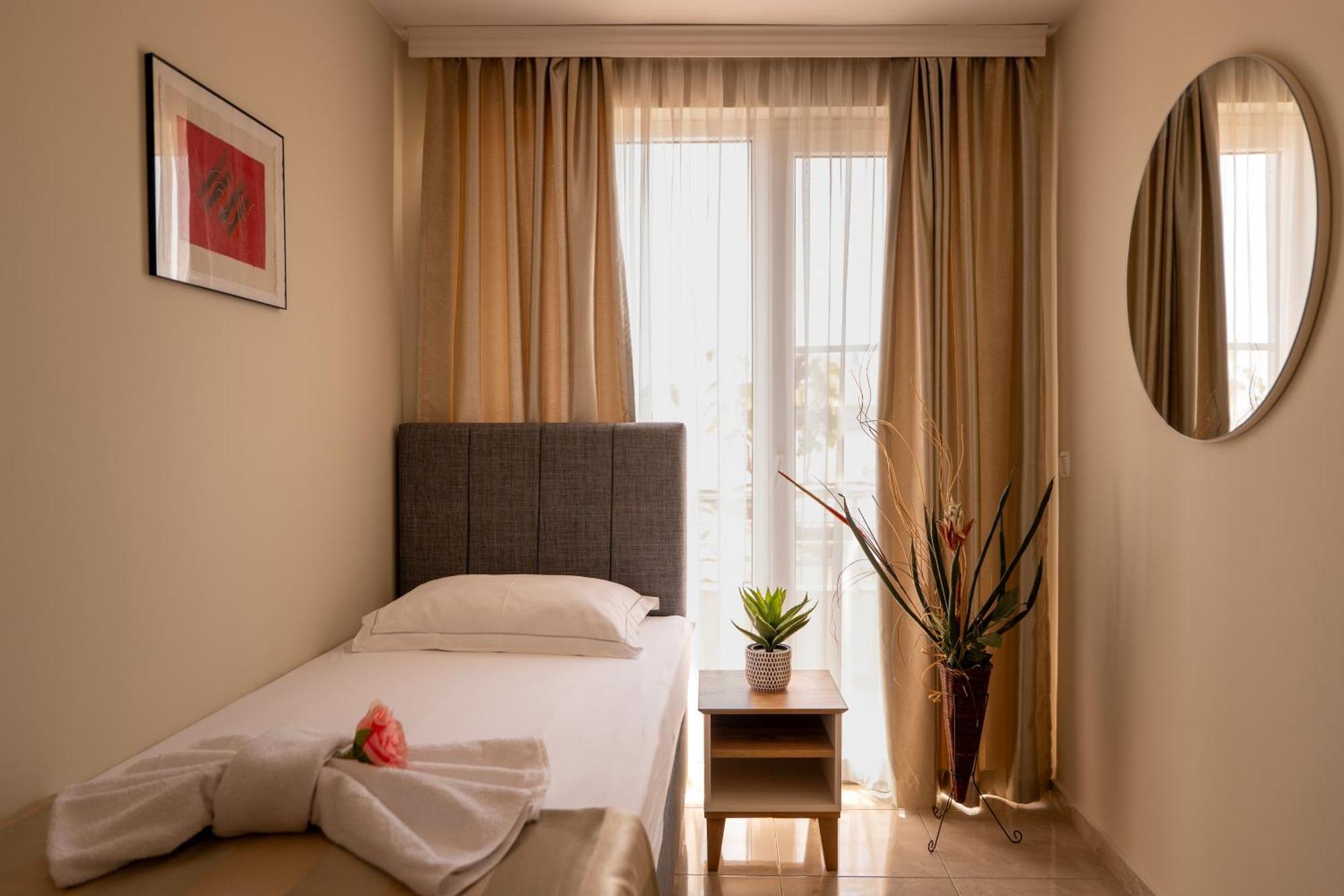 Rodos House Hotel Pomorie Ngoại thất bức ảnh